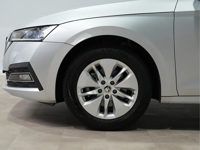 Skoda OCTAVIA Combi 1.0 e-TSI Business Edition | Trekhaak | Navigatie | Android/Carplay | Stoelverw. | Acc 259