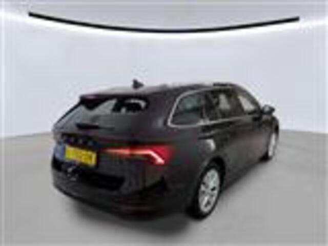 Skoda OCTAVIA 150PK Panodak El Trekh+aKlep stoel verw 1.5 TSI First Edition