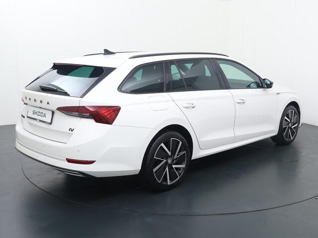 Skoda OCTAVIA Combi 1.4 TSI iV PHEV Sportline | 204 PK | SoH 91% | Adaptive cruise control | Head up display | Stoel verwarming | Navigatiesysteem |