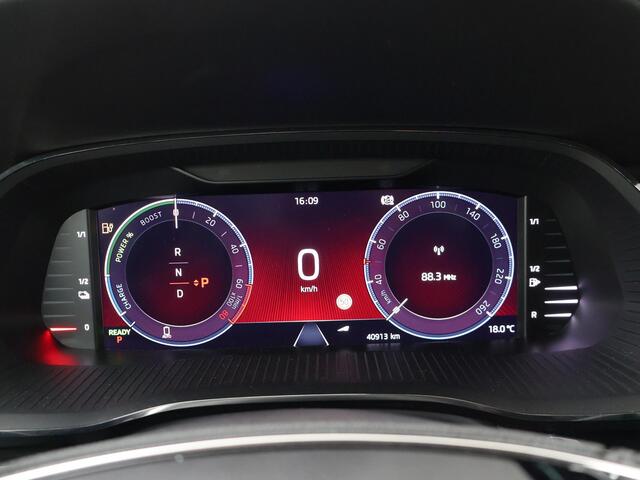 Skoda OCTAVIA Combi 1.4 TSI iV PHEV Sportline | 204 PK | SoH 91% | Adaptive cruise control | Head up display | Stoel verwarming | Navigatiesysteem |