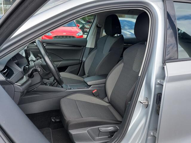 Skoda OCTAVIA Combi 1.0 TSI 110pk Ambition | Origineel NL | Navi | Apple Carplay+Android Auto | Clima | Cruise | Led Koplampen | Rijstrook+Licht+Regensensor | Pdc | 16''lm | Trekhaak