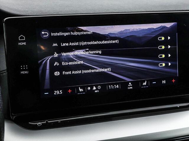 Skoda OCTAVIA Combi 1.0 e-TSI 110pk DSG Business Edition · Apple/Android Car Play · Navigatie · Inklap. Trekhaak · P-Sensoren · 16'' Inch · Garantie t/m 02-01-2028 of 100.000km