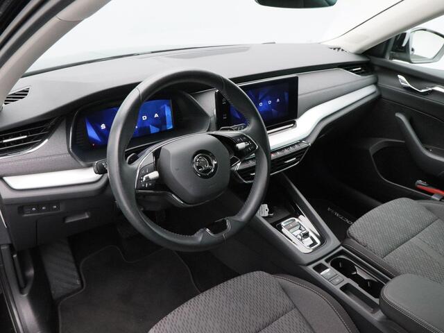 Skoda OCTAVIA Combi 1.5 e-TSi 150 Pk Automaat Business Edition Plus | Camera | Stoelverwarming | Cruise Control | Elektrische Stoelen | CarPlay | Navigatie | 17 Inch | 76.513 Km !!