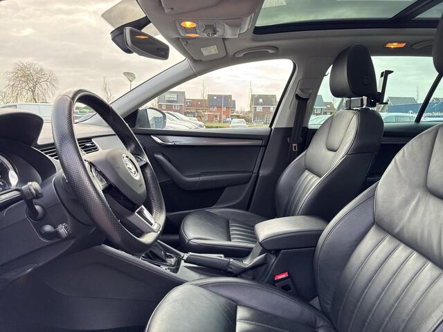 Skoda OCTAVIA Combi 1.5 TSI Greentech Style Business | Automaat | 150 pk | Pano Dak | Trekhaak | Leder | Canton Sound |
