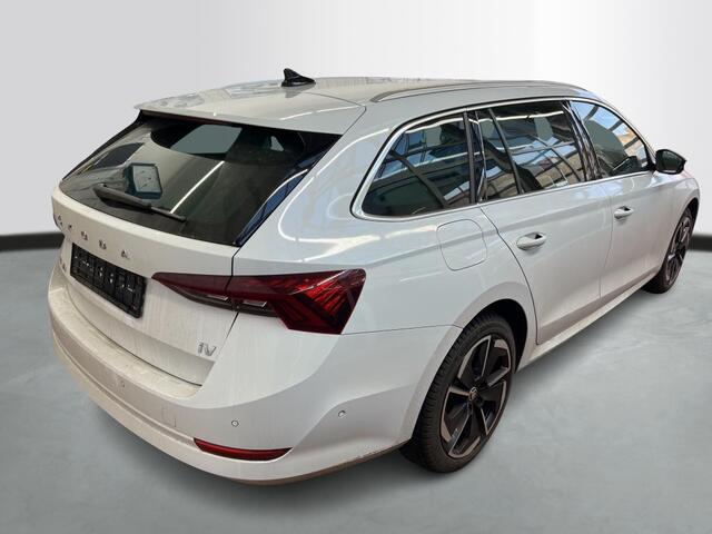 Skoda OCTAVIA Combi 1.4 TSI iV 204pk PHEV Style / Trekhaak / Head Up / Adaptief onderstel / Wordt Verwacht