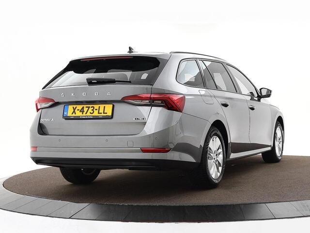 Skoda OCTAVIA Combi 1.0 e-TSI 110pk DSG Business Edition · Apple/Android Car Play · Navigatie · P-Sensoren · Cruise Control · Elek. Achterklep · 16'' Inch · Garantie t/m 01-01-2028 of 100.000km