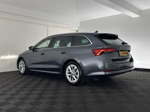 Skoda OCTAVIA Combi 1.0 TSI Business Edition Plus (INCL.BTW) *FULL-LED | NAVI-FULLMAP | HEATED-COMFORTSEATS | DIGI-COCKPIT | CAMERA | KEYLESS | DAB | AMBIENT-LIGHT | PRIVACY-GLASS | ECC | PDC | CRUISE | 17''ALU*