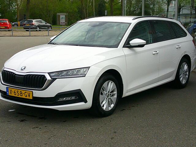 Skoda OCTAVIA Combi 1.0 e-TSI Business Edition Automaat Staat in Hoogeveen