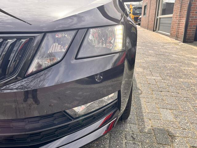 Skoda OCTAVIA Combi 1.0 TSI Greentech Sport Business