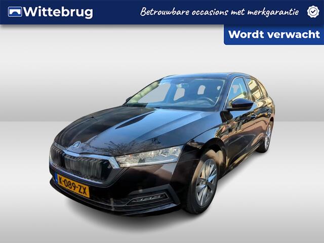 Skoda OCTAVIA Combi 1.0 TSI Business Edition / Navigatie / App connect / Elektrische achterklep / Parkeersensoren V+A /