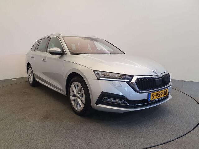 Skoda OCTAVIA Combi 1.5 e-TSI 150pk DSG/AUT Business Edition Wegklapbare trekhaak, Camera, Winterpakket