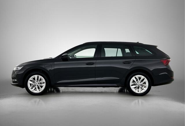 Skoda OCTAVIA Combi 1.4 TSI iV204pk PHEV Business Edition DSG / Navigatie / Keyless / Parkeersensoren