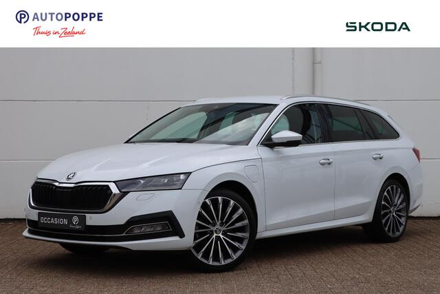 Skoda OCTAVIA Combi 1.4 eHybrid Style 204pk DSG6 | SOH 94% | Elektrische stoelen | Leder/Alcantara | HUD