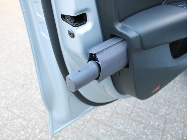 Skoda OCTAVIA Combi 1.0 e-TSI 110PK Automaat Business Edition /NAVI/17'LM/PDC/LED/Keyless/Lane assist/Trekhaak/DAB+/Cruise control/NAP! 2e eig!