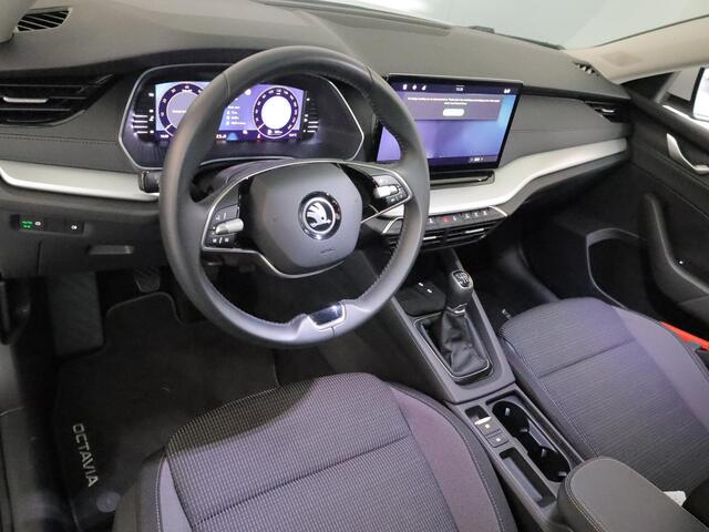 Skoda OCTAVIA Combi 1.5 TSI Business Edition Plus 115PK | Verlengde garantie | Navigatie | 18" LM velgen | Parkeercamera |