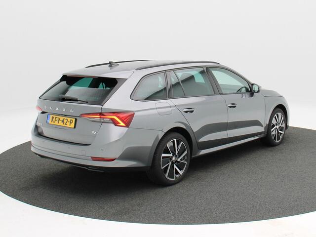 Skoda OCTAVIA Combi 1.4 TSi iV PHEV 218 Pk Sportline Business | Camera | Stoel/Stuur verwarming | Climatronic | Cruise Control | Navigatie | CarPlay | 18 Inch | 94.711 Km !!