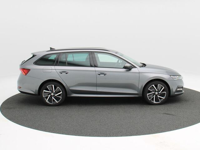 Skoda OCTAVIA Combi 1.4 TSi iV PHEV 218 Pk Sportline Business | Camera | Stoel/Stuur verwarming | Climatronic | Cruise Control | Navigatie | CarPlay | 18 Inch | 94.711 Km !!