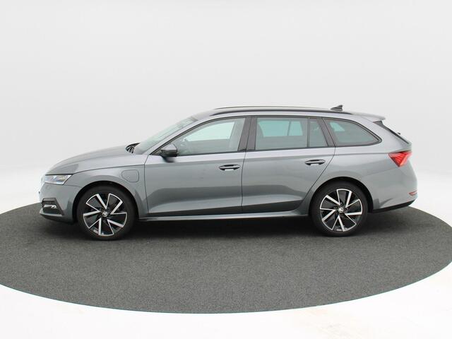 Skoda OCTAVIA Combi 1.4 TSi iV PHEV 218 Pk Sportline Business | Camera | Stoel/Stuur verwarming | Climatronic | Cruise Control | Navigatie | CarPlay | 18 Inch | 94.711 Km !!