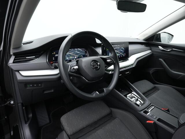Skoda OCTAVIA Combi 1.4 TSI iV 204 pk PHEV Ambition | Achteruitrijcamera | Adaptive Cruise | Stuur-/achterbankverwarming | Navigatie | Keyless Entry