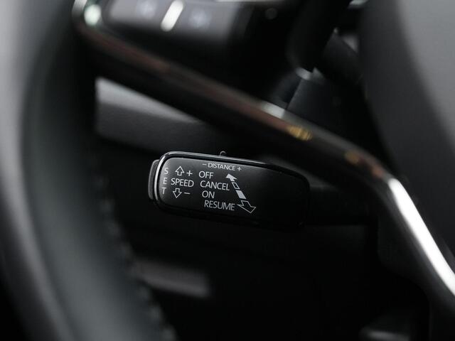 Skoda OCTAVIA Combi 1.4 TSI iV 204 pk PHEV Ambition | Achteruitrijcamera | Adaptive Cruise | Stuur-/achterbankverwarming | Navigatie | Keyless Entry