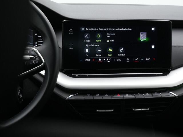 Skoda OCTAVIA Combi 1.4 TSI iV 204 pk PHEV Ambition | Achteruitrijcamera | Adaptive Cruise | Stuur-/achterbankverwarming | Navigatie | Keyless Entry