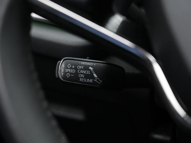 Skoda OCTAVIA Combi 1.0 TSI 110 pk Business Edition | Panoramadak | Adaptive Cruise | Elektrische achterklep | Navigatie | Parkeersensoren voor/achter