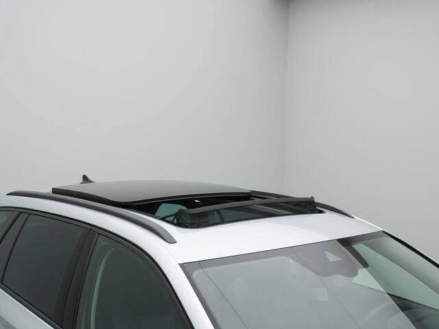 Skoda OCTAVIA Combi 1.0 TSI 110 pk Business Edition | Panoramadak | Adaptive Cruise | Elektrische achterklep | Navigatie | Parkeersensoren voor/achter