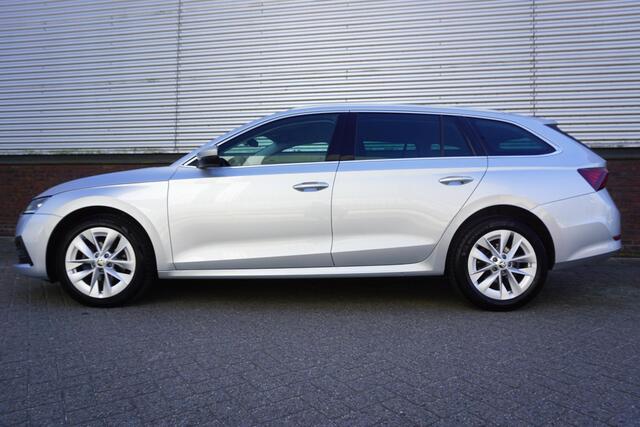 Skoda OCTAVIA Combi 1.0 e-TSI Business Edition Plus/Trekhaak/Camera/ Travel Pakket.