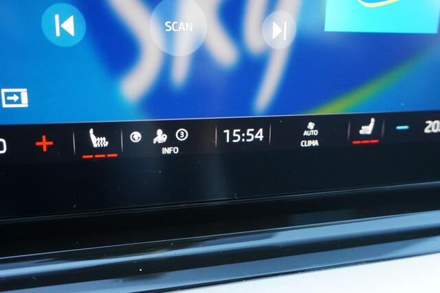 Skoda OCTAVIA Combi 1.0 e-TSI Business Edition Plus/Trekhaak/Camera/ Travel Pakket.