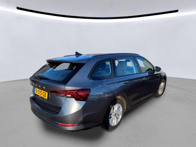 Skoda OCTAVIA Combi 1.0 TSI Business Edition LED / Navigatie / PDC