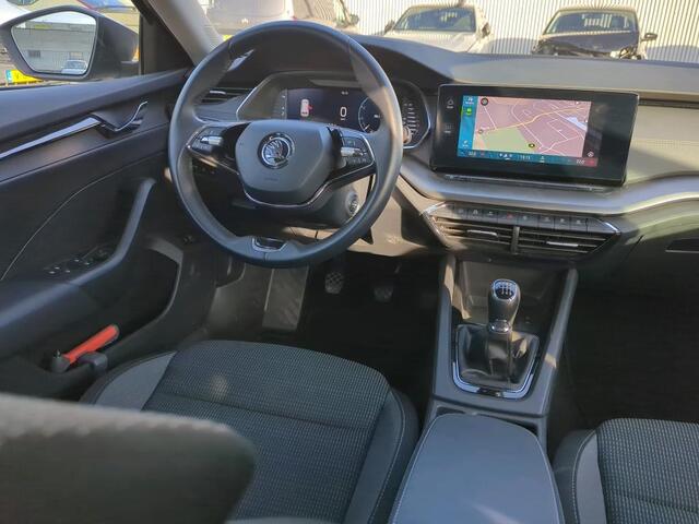 Skoda OCTAVIA Combi 1.0 TSI Business Edition LED / Navigatie / PDC