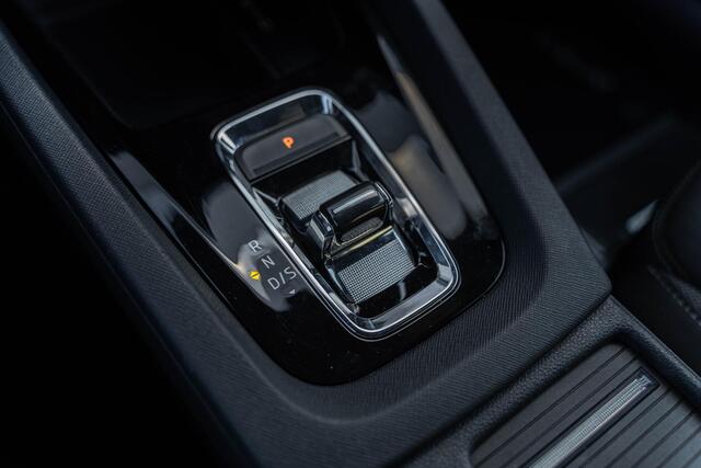 Skoda OCTAVIA Combi 1.0 e-TSI Sport Business | Parkeersensoren | Sportstoelen | Lichtmetalen Velgen 18 inch | Navigatie | Apple Carplay | Android Auto | Voorruitverwarming