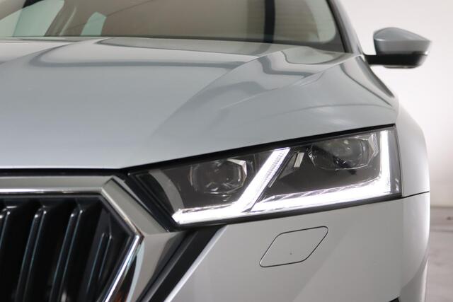 Skoda OCTAVIA Combi 1.4 TSI iV PHEV Business Edition Trekhaak, ACC, Camera, Stoelverwarming