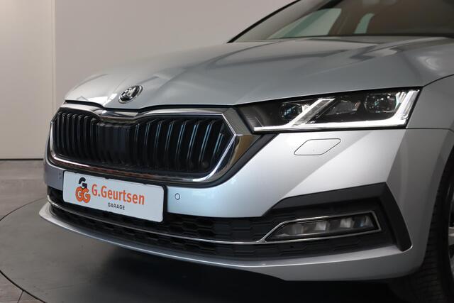Skoda OCTAVIA Combi 1.4 TSI iV PHEV Business Edition Trekhaak, ACC, Camera, Stoelverwarming