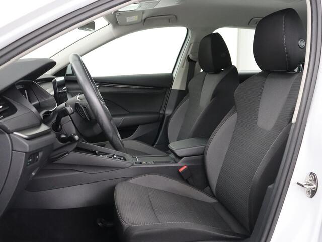Skoda OCTAVIA 1.4 TSI iV PHEV Business Edition | Adaptive cruise | Stuurverwarming | Carplay | Navigatie | Keyless | Full LED | Virtual Cockpit | Parkeerhulp | Climate control | Plug In