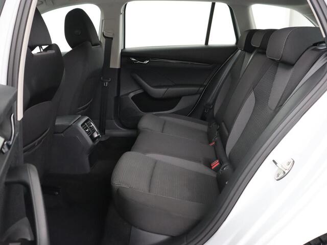 Skoda OCTAVIA 1.4 TSI iV PHEV Business Edition | Adaptive cruise | Stuurverwarming | Carplay | Navigatie | Keyless | Full LED | Virtual Cockpit | Parkeerhulp | Climate control | Plug In