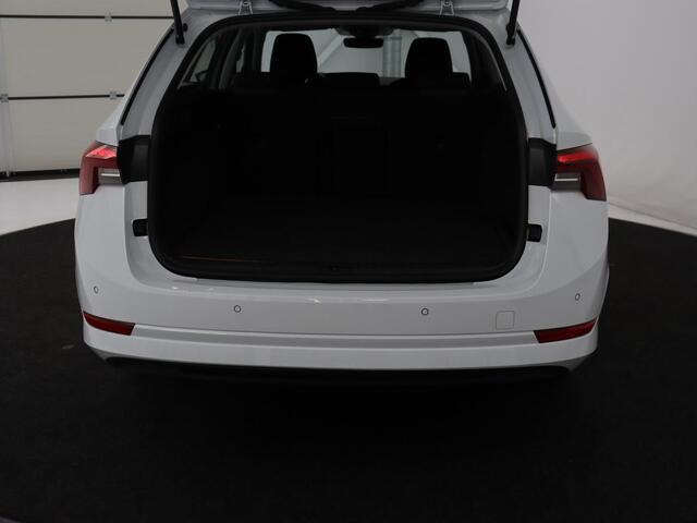 Skoda OCTAVIA 1.4 TSI iV PHEV Business Edition | Adaptive cruise | Stuurverwarming | Carplay | Navigatie | Keyless | Full LED | Virtual Cockpit | Parkeerhulp | Climate control | Plug In