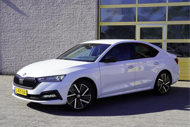 Skoda OCTAVIA 1.0 e-TSI Automaat! 5drs Sport Business BJ2021 Lmv 18" | Led V+A | Dynamische knipperlichten | Pdc | Elek. trekhaak | App-Connect | Navi | Dashboard verlichting | Climate control | Cruise control | Sportstoelen | Verwarmd stuur | Zwarte hemel