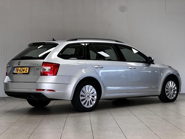 Skoda OCTAVIA Combi 1.0 TSI Greentech Ambition/ Automaat!/ Adaptive Cruise/ Navi/ Apple + Android/ Airco/ Elek. pakket/ Isofix/ Bluetooth/ Armsteun/ Multi. LEDER. Stuur/ Mistl./ Dakrails.