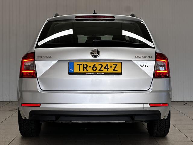 Skoda OCTAVIA Combi 1.0 TSI Greentech Ambition/ Automaat!/ Adaptive Cruise/ Navi/ Apple + Android/ Airco/ Elek. pakket/ Isofix/ Bluetooth/ Armsteun/ Multi. LEDER. Stuur/ Mistl./ Dakrails.