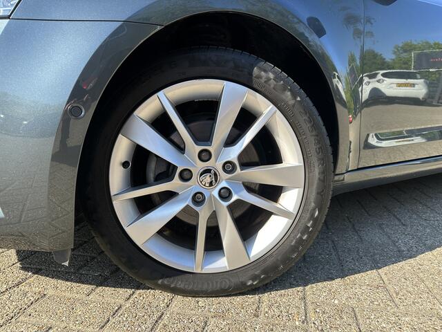 Skoda OCTAVIA Combi 1.0 TSI Greentech Business Edition Plus | Camera | Digital Dash | Clima | Cruise