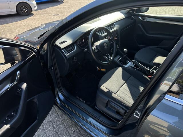 Skoda OCTAVIA Combi 1.0 TSI Greentech Business Edition Plus | Camera | Digital Dash | Clima | Cruise