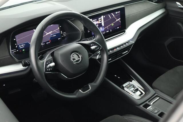 Skoda OCTAVIA Combi 1.5 e-TSI 150pk DSG Sport Business Camera ACC Navigatie Panoramadak