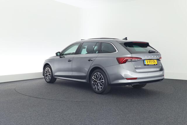 Skoda OCTAVIA Combi 1.5 e-TSI 150pk DSG Sport Business Camera ACC Navigatie Panoramadak