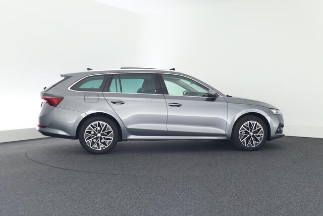 Skoda OCTAVIA Combi 1.5 e-TSI 150pk DSG Sport Business Camera ACC Navigatie Panoramadak