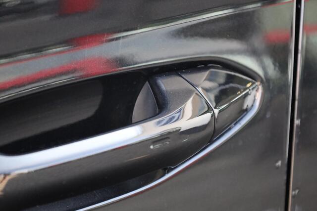 Skoda OCTAVIA Combi 1.5 TSI Edition Lichtmetalen velgen, digitaal dashboard, electronic climate controle , stoelverwarming, carplay, draadloos laden, ledkoplampen, parkeersensoren voor en achter