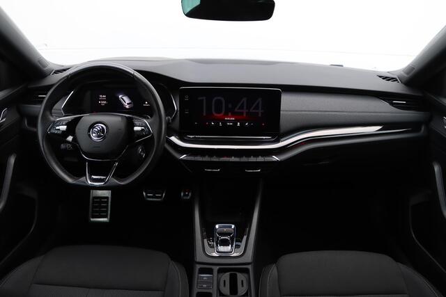 Skoda OCTAVIA Combi 1.4 TSI iV PHEV Sportline Business | Stoelverwarming voor- en achter | Stuurverwarming | Adaptive