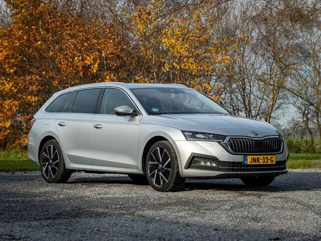 Skoda OCTAVIA Combi 1.4 TSI iV PHEV Business Edition Plus // panorama dak