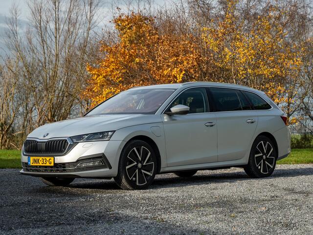 Skoda OCTAVIA Combi 1.4 TSI iV PHEV Business Edition Plus // panorama dak