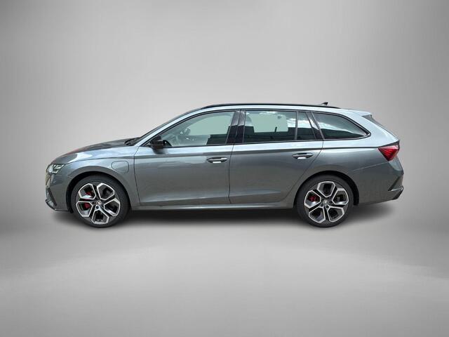Skoda OCTAVIA 1.4 TSI 245pk DSG iV PHEV RS Business · Trekhaak inklapbaar · Head-Up Display · Canton Audio · Keyless · Stuur- & Stoelverwarming · Elek. Achterklep · Zwart Optiek ·